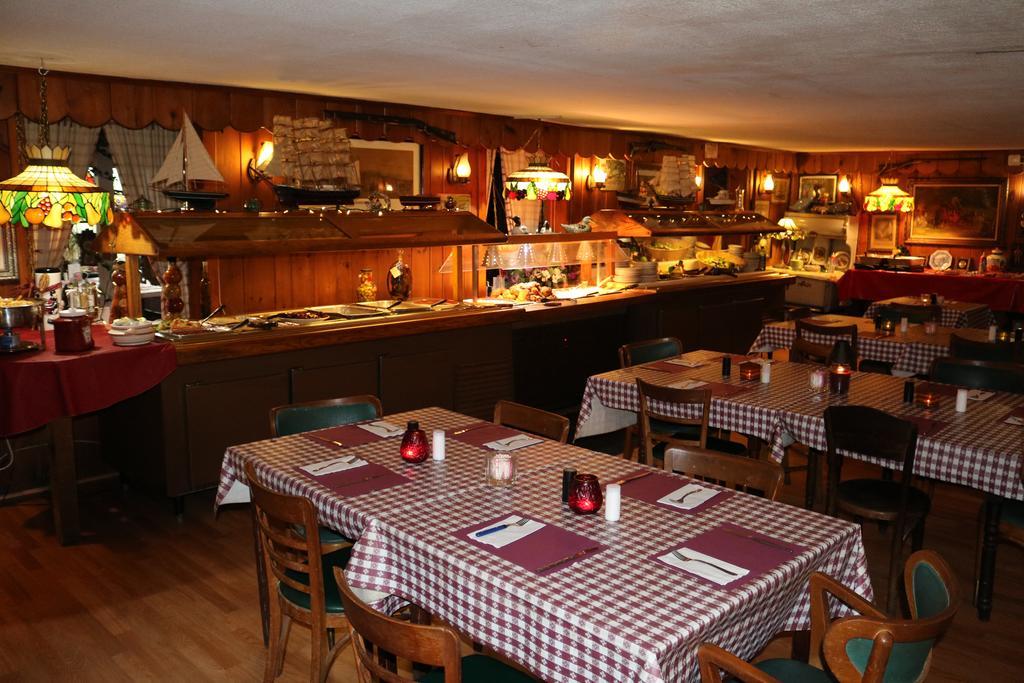 Colonial Inn Pine Hill Bagian luar foto