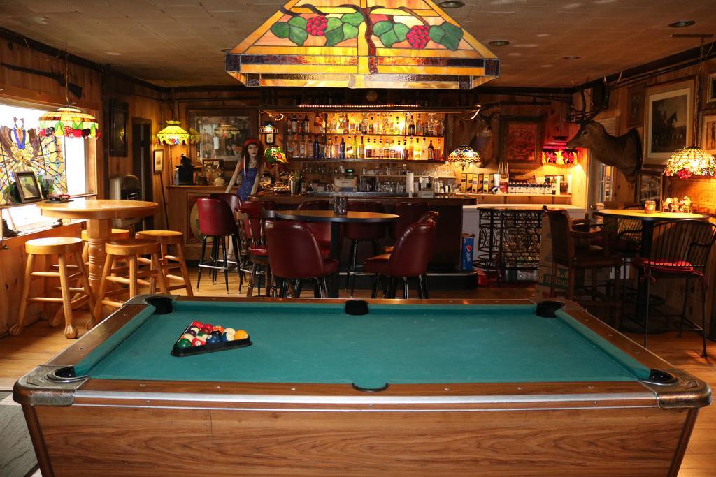 Colonial Inn Pine Hill Bagian luar foto