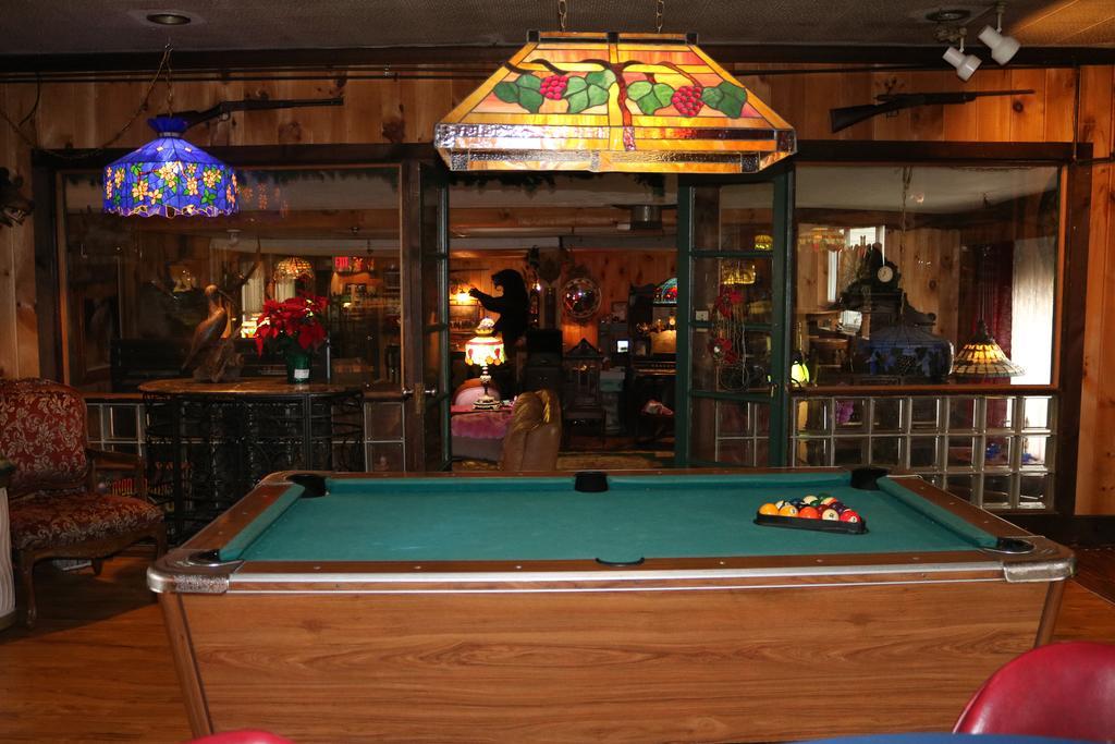 Colonial Inn Pine Hill Bagian luar foto