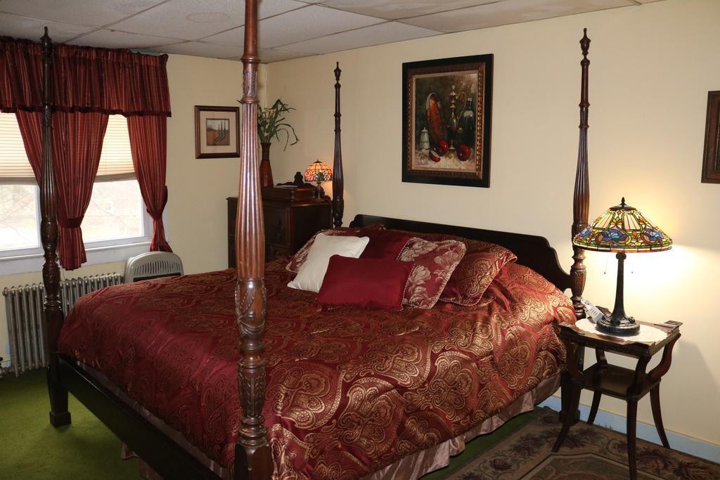 Colonial Inn Pine Hill Bagian luar foto