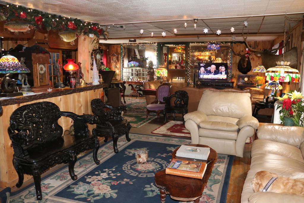 Colonial Inn Pine Hill Bagian luar foto