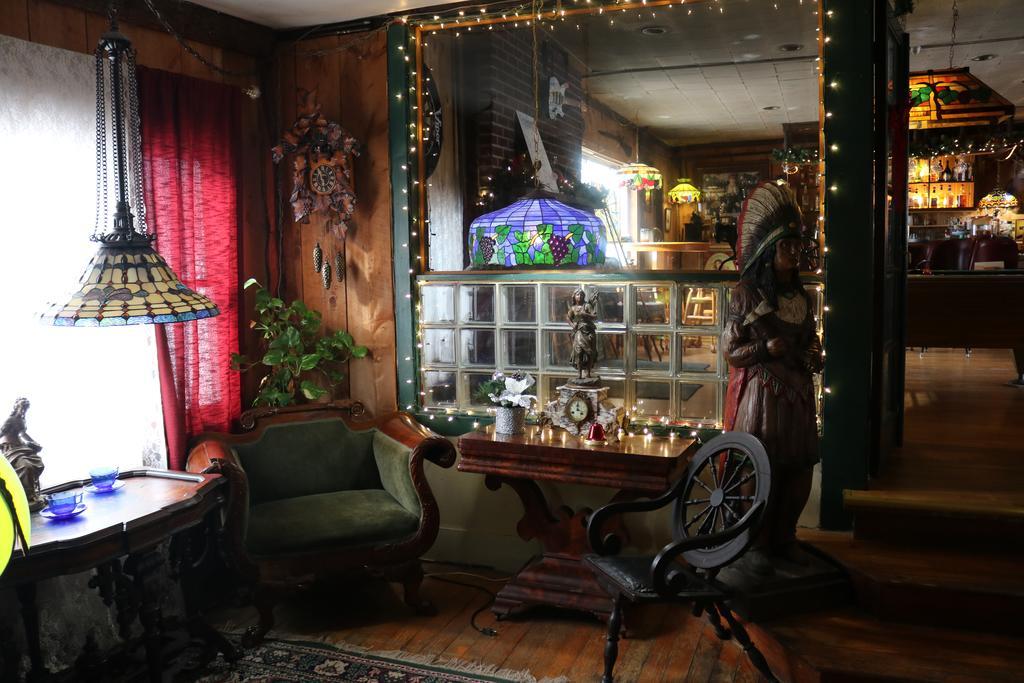 Colonial Inn Pine Hill Bagian luar foto